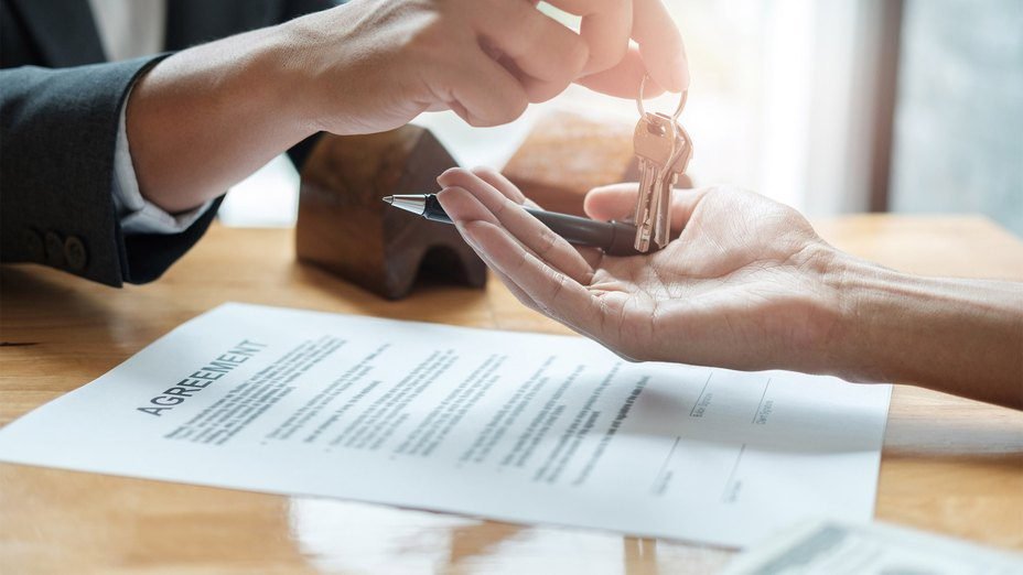 What to Check Before Signing a Cash Home Buyer Contract in Winnipeg